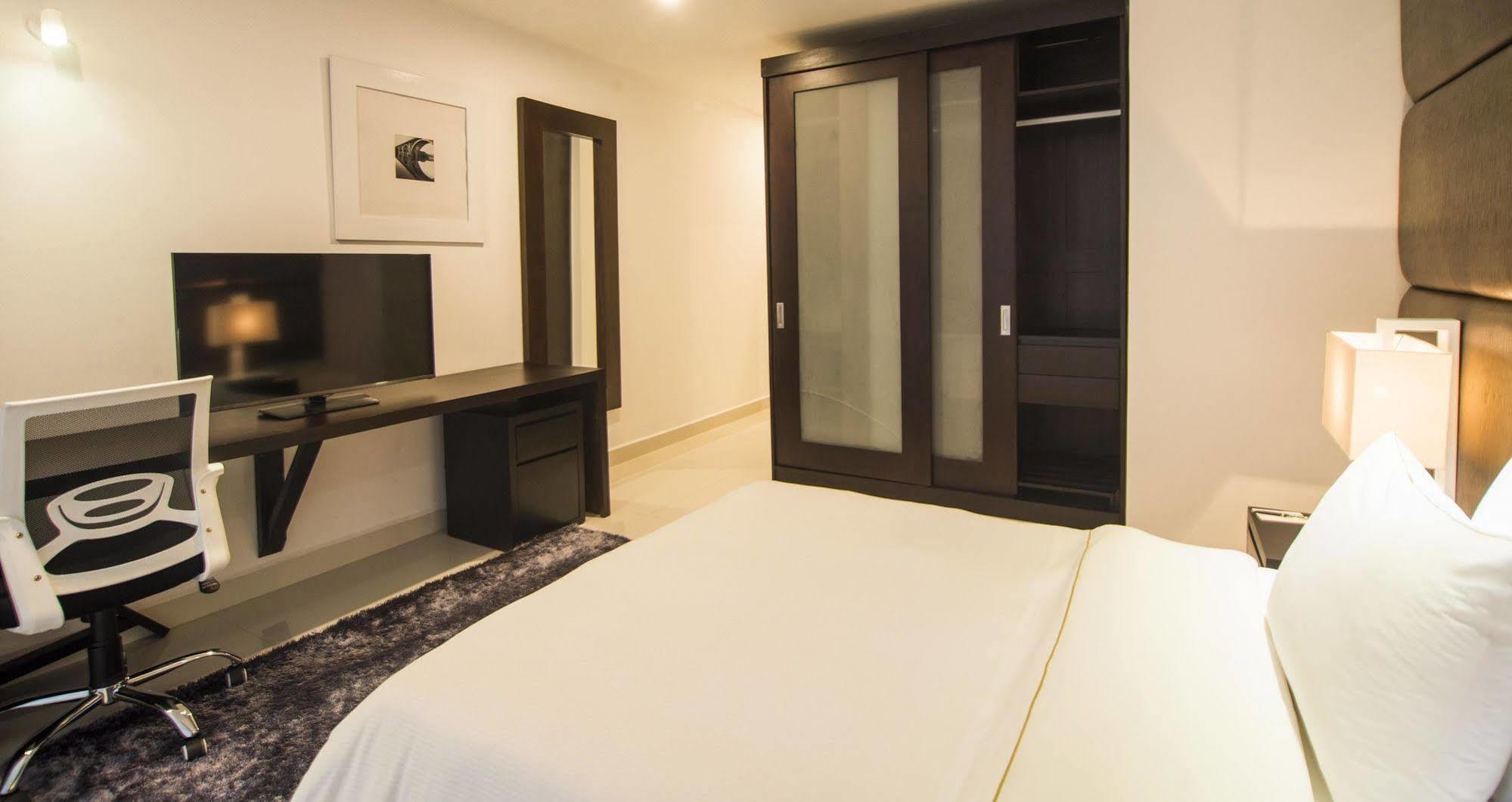 Platinum One Suites Kolombo Dış mekan fotoğraf